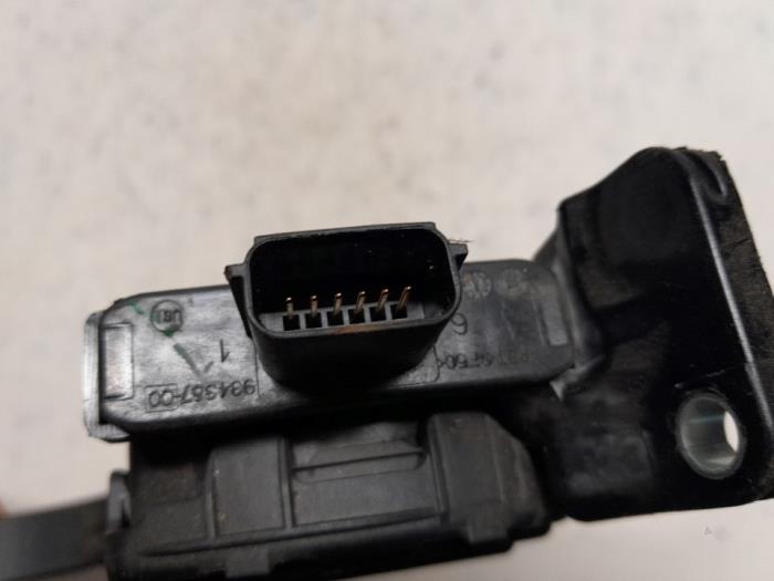Gaspedalsensor från en Volvo V40 (MV) 2.0 D2 16V 2015