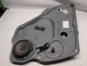 Begagnade Fönstermekanism för bakre dörr, 4-dörrars, vänster Mercedes B (W245) 1.7 B-170 16V Pris € 36,75 Marginaltabell erbjuds av Reclycar De Boer BV