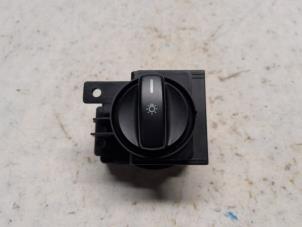 Begagnade Ljusbrytare Mercedes B (W245) 1.7 B-170 16V Pris € 21,00 Marginaltabell erbjuds av Reclycar De Boer BV