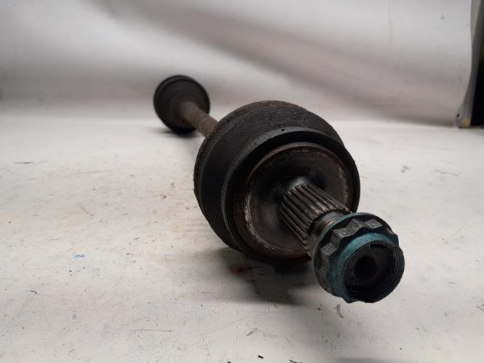 Drivaxel, höger bak från en Mercedes-Benz C (W204) 2.2 C-220 CDI 16V BlueEFFICIENCY 2012