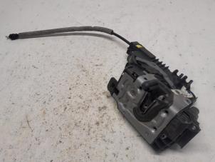 Gebruikte Deurslot Mechaniek 2Deurs rechts Mercedes Vito (447.6) 2.2 116 CDI 16V Prijs € 52,50 Margeregeling aangeboden door Reclycar De Boer BV