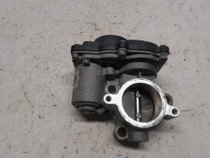 Gebruikte Gasklephuis Dacia Sandero II 1.0 Sce 12V Prijs € 78,75 Margeregeling aangeboden door Reclycar De Boer BV