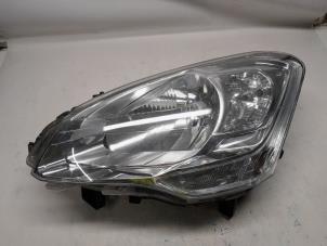 Używane Reflektor lewy Peugeot Partner (GC/GF/GG/GJ/GK) 1.6 BlueHDI 75 Cena € 131,25 Procedura marży oferowane przez Reclycar De Boer BV