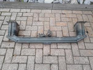 Begagnade Främre stötfångarram Landrover Freelander II 2.2 td4 16V Pris € 105,00 Marginaltabell erbjuds av Reclycar De Boer BV