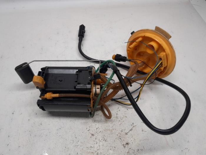 Elektrisk bränslepump från en Land Rover Freelander II 2.2 td4 16V 2007