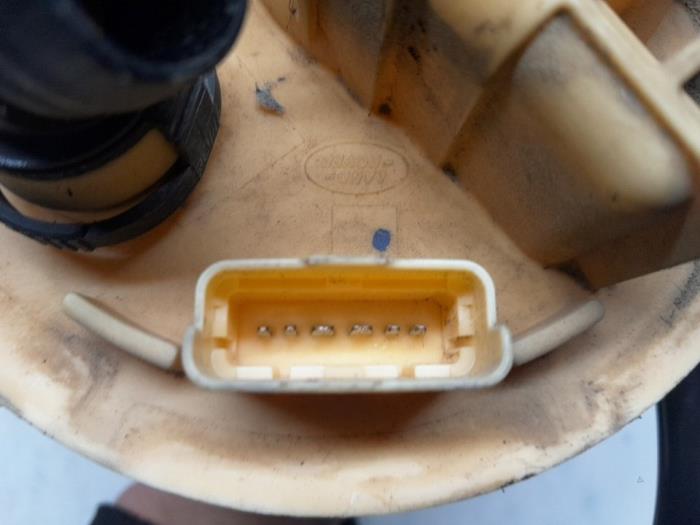 Elektrisk bränslepump från en Land Rover Freelander II 2.2 td4 16V 2007