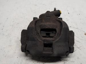 Gebruikte Remklauw (Tang) links-voor Ford Mondeo IV Wagon 2.0 16V Prijs € 26,25 Margeregeling aangeboden door Reclycar De Boer BV