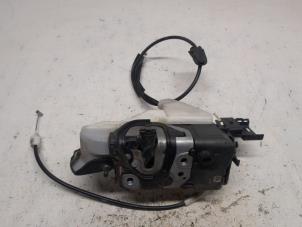 Begagnade Dörrlåsmekanism, 4-dörrars, vänster fram Citroen C5 III Tourer (RW) 2.0 HDiF 16V Pris € 26,25 Marginaltabell erbjuds av Reclycar De Boer BV