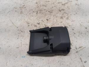 Używane Kamera przednia Fiat 500X (334) 1.6 E-torq 16V Cena € 157,50 Procedura marży oferowane przez Reclycar De Boer BV