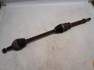 Używane Os napedowa prawy przód Renault Modus/Grand Modus (JP) 1.2 16V TCE 100 Cena € 36,75 Procedura marży oferowane przez Reclycar De Boer BV