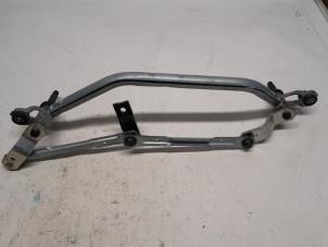 Begagnade Torkarmekanism Peugeot 208 I (CA/CC/CK/CL) 1.2 12V e-THP PureTech 110 Pris € 21,00 Marginaltabell erbjuds av Reclycar De Boer BV