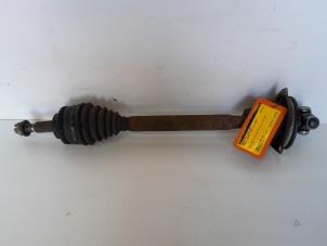 Używane Os napedowa lewy przód Renault Scénic I (JA) 1.6 16V Cena € 36,75 Procedura marży oferowane przez Reclycar De Boer BV