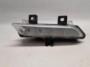 Begagnade Dagsljus höger Renault Clio IV Estate/Grandtour (7R) 0.9 Energy TCE 90 12V Pris € 36,75 Marginaltabell erbjuds av Reclycar De Boer BV