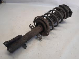 Begagnade Stötdämpare, vänster fram Renault Kangoo Express (FW) 1.5 dCi 70 Pris € 36,75 Marginaltabell erbjuds av Reclycar De Boer BV