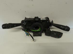 Gebruikte Combischakelaar Stuurkolom Dacia Sandero II 1.0 Sce 12V Prijs € 131,25 Margeregeling aangeboden door Reclycar De Boer BV