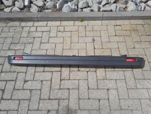 Begagnade Bakre stötfångare, mittenkomponent Renault Trafic (1FL/2FL/3FL/4FL) 2.0 dCi 16V 150 Pris € 210,00 Marginaltabell erbjuds av Reclycar De Boer BV
