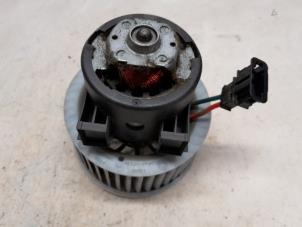 Begagnade Fläktmotor för uppvärmning och ventilation Volvo V70 (BW) 2.4 D5 20V AWD Pris € 52,50 Marginaltabell erbjuds av Reclycar De Boer BV