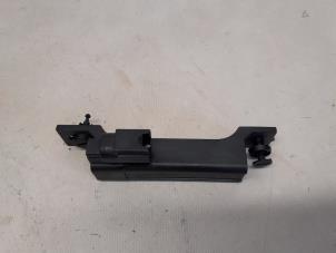 Begagnade Antenn, nyckelfri upplåsning Renault Austral 1.2 Mild Hybrid Advanced 130 Pris € 26,25 Marginaltabell erbjuds av Reclycar De Boer BV