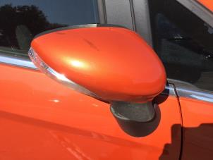 Używane Lusterko zewnetrzne prawe Ford B-Max (JK8) 1.6 TDCi 95 Cena € 94,50 Procedura marży oferowane przez Reclycar De Boer BV