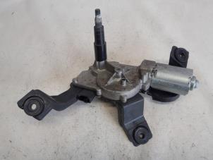 Gebruikte Ruitenwissermotor achter Hyundai i10 (B5) 1.0 12V Prijs € 52,50 Margeregeling aangeboden door Reclycar De Boer BV