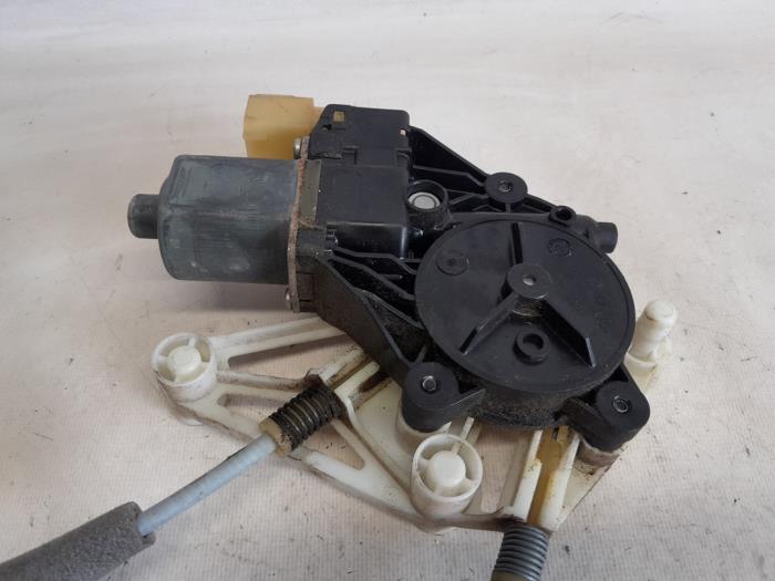 Ruitmechaniek 4Deurs links-achter van een Ford B-Max (JK8) 1.6 TDCi 95 2014