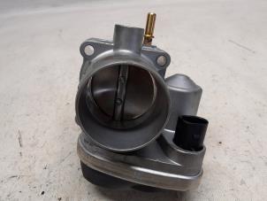 Gebruikte Gasklephuis Renault Modus/Grand Modus (JP) 1.6 16V Prijs € 52,50 Margeregeling aangeboden door Reclycar De Boer BV