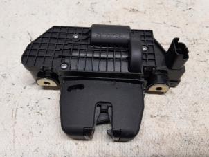 Gebruikte Achterklep Slotmechaniek Citroen C3 (SC) 1.6 BlueHDI 75 Prijs € 26,25 Margeregeling aangeboden door Reclycar De Boer BV