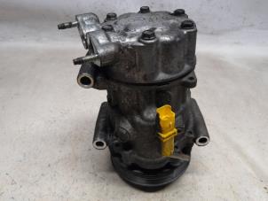 Używane Pompa klimatyzacji Peugeot 206 (2A/C/H/J/S) 1.4 XR,XS,XT,Gentry Cena € 52,50 Procedura marży oferowane przez Reclycar De Boer BV