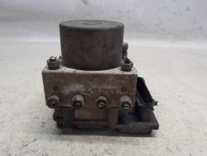 Gebruikte ABS Pomp Renault Twingo (C06) 1.2 Prijs € 105,00 Margeregeling aangeboden door Reclycar De Boer BV