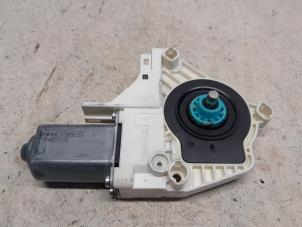 Gebruikte Raammotor Portier Seat Alhambra (7N) 2.0 TDI 16V Prijs € 15,75 Margeregeling aangeboden door Reclycar De Boer BV