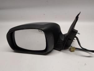 Begagnade Skärmspegel, vänster Suzuki Swift (ZA/ZC/ZD1/2/3/9) 1.3 D 16V Pris € 36,75 Marginaltabell erbjuds av Reclycar De Boer BV