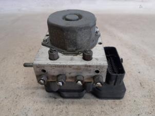 Używane Pompa ABS Dacia Sandero II 1.5 dCi 90 Cena € 78,75 Procedura marży oferowane przez Reclycar De Boer BV