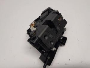 Gebruikte Deurslot Mechaniek 4Deurs links-voor Volvo V70 (BW) 2.0 D4 16V Prijs € 52,50 Margeregeling aangeboden door Reclycar De Boer BV