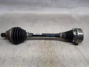 Gebruikte Aandrijfas links-voor Audi Q2 (GAB/GAG) 2.0 30 TDI 16V Prijs op aanvraag aangeboden door Reclycar De Boer BV