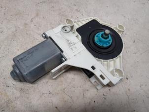 Gebruikte Raammotor Portier Seat Alhambra (7N) 2.0 TDI 16V Prijs € 26,25 Margeregeling aangeboden door Reclycar De Boer BV