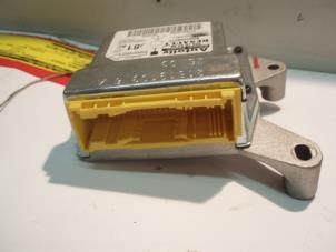 Gebruikte Airbag Module Renault Espace (JK) 2.2 dCi 16V Prijs € 42,00 Margeregeling aangeboden door Reclycar De Boer BV