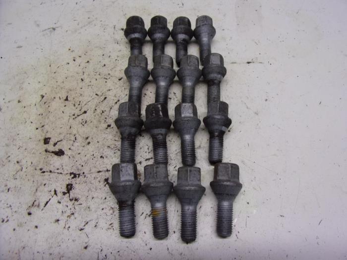 Wielbouten set van een Renault Twingo III (AH) 1.0 SCe 70 12V 2016