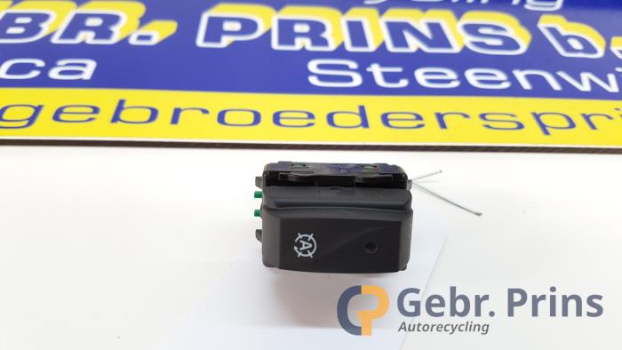ASR-brytare från en Renault Clio IV (5R) 0.9 Energy TCE 90 12V 2017