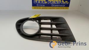 Używane Listwa zderzaka srodkowy przód Volkswagen Golf Plus (5M1/1KP) 1.6 FSI 16V Cena € 10,00 Procedura marży oferowane przez Autorec. Gebr. Prins b.v.