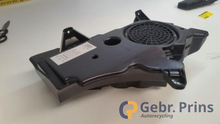 Bashögtalare från en Audi A3 (8P1) 1.4 TFSI 16V 2009