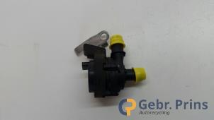 Begagnade Extra vattenpump Volkswagen Touran (5T1) 2.0 TDI 150 Pris € 25,00 Marginaltabell erbjuds av Autorec. Gebr. Prins b.v.