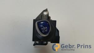 Używane Dzwignia zmiany biegów Toyota Prius (ZVW3) 1.8 16V Cena € 30,00 Procedura marży oferowane przez Autorec. Gebr. Prins b.v.
