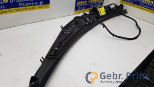 Gebruikte Paravent Mercedes E (W212) E-200 2.0 Turbo 16V Prijs € 40,00 Margeregeling aangeboden door Autorec. Gebr. Prins b.v.