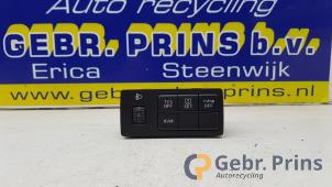Gebruikte Schakelaar Koplamp Ihv Mazda CX-5 I (KE,GH) 2.0 SkyActiv-G 16V 2WD Prijs € 20,00 Margeregeling aangeboden door Autorec. Gebr. Prins b.v.