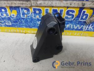 Begagnade Brytare Volkswagen Golf V (1K1) 2.0 TDI 16V Pris € 10,00 Marginaltabell erbjuds av Autorec. Gebr. Prins b.v.