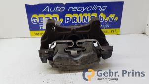 Gebruikte Remklauw (Tang) rechts-voor Volvo XC90 II 2.0 T8 16V Twin Engine AWD Prijs € 70,00 Margeregeling aangeboden door Autorec. Gebr. Prins b.v.