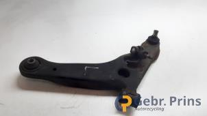 Gebruikte Draagarm onder links-voor Mitsubishi Outlander (CU) 2.4 16V 4x4 Prijs € 40,00 Margeregeling aangeboden door Autorec. Gebr. Prins b.v.