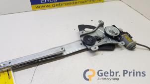 Gebruikte Motor electrisch raam Chevrolet Aveo (250) 1.4 16V LS Prijs € 25,00 Margeregeling aangeboden door Autorec. Gebr. Prins b.v.