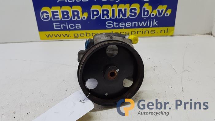 Servostyrningspump från en Daewoo Aveo (250) 1.4 16V LS 2010