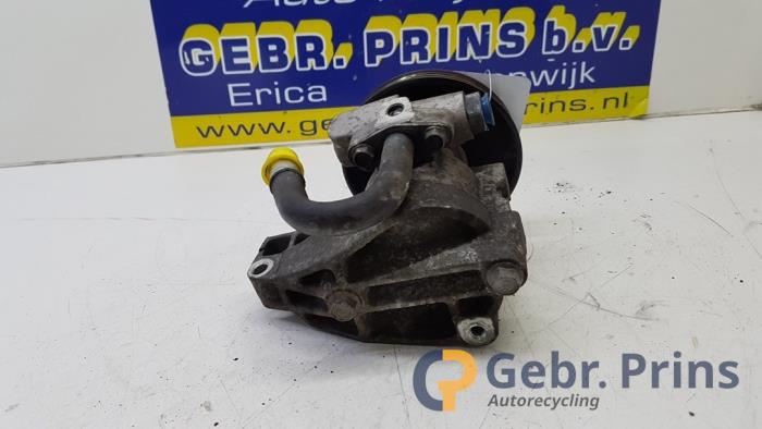Servostyrningspump från en Daewoo Aveo (250) 1.4 16V LS 2010